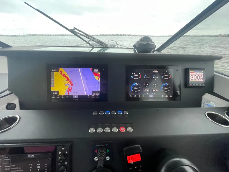 Slide: The Image of Axopar 37 XC Cross Cabin 2020 - 10