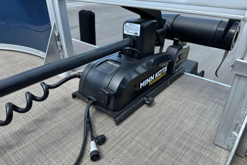 Slide: The Image of Minn Kota PowerDrive motor on 2024 Sun Tracker Bass Buggy 16 XL Select boat. - 30