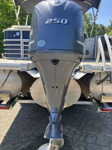 Slide: The Image of 2019 Bennington 23 QLC with Yamaha 250 outboard motor. - 23