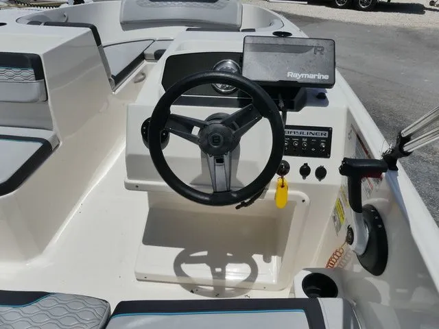 Slide: The Image of Interior view of 2022 Bayliner Element M17 boat. - 12
