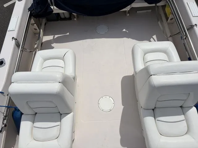 Slide: The Image of Interior of a 2000 Grady-White Tournament 192 boat. - 8