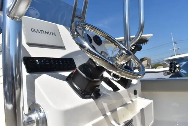 Slide: The Image of Key West 203 FS boat helm, 2026 model, featuring Garmin system. - 41