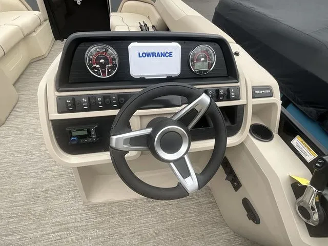 Slide: The Image of Dashboard of Godfrey Pontoons Sweetwater 2086 C Sport Tube 2026. - 21
