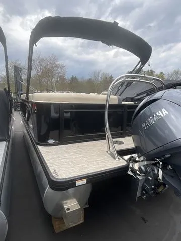 Slide: The Image of Godfrey Sweetwater 2086 C Sport Tube 2026 with Yamaha engine, side view. - 5