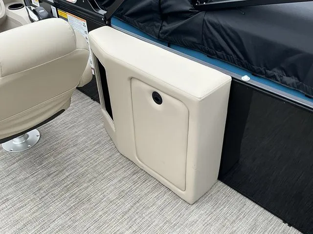 Slide: The Image of Interior of a 2026 Godfrey Pontoons Sweetwater 2086 C Sport Tube. - 9