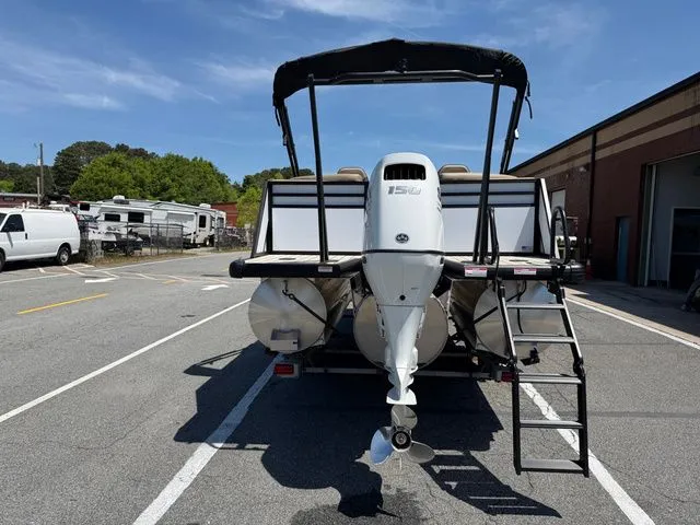 Slide: The Image of Viaggio Lago V20U 2026 - 11