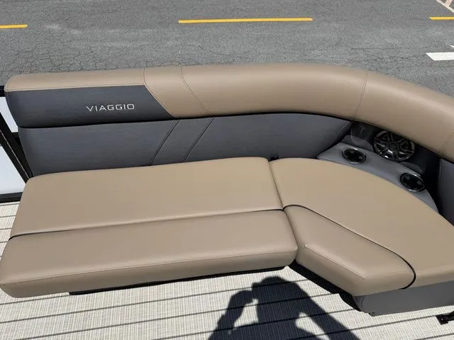 Slide: The Image of Viaggio Lago V20U 2026 - 4