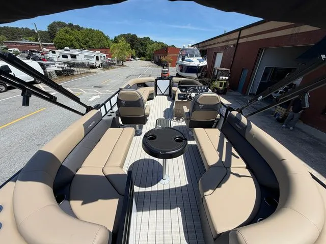 Slide: The Image of Viaggio Lago V20U 2026 - 9