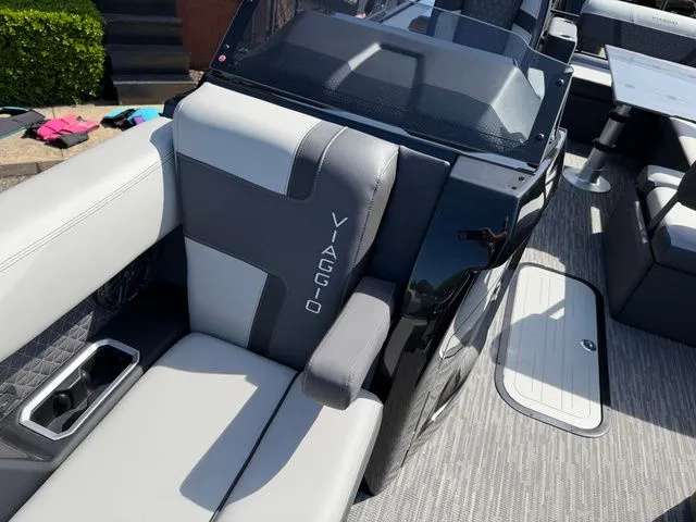 Slide: The Image of Viaggio Lago Z22B 2026 boat seat with gray upholstery. - 7