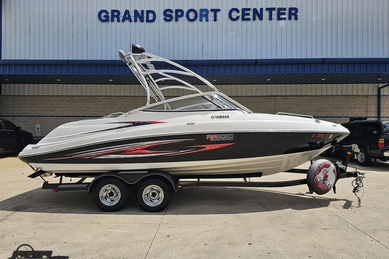 The Image of 2007 Yamaha Boats AR230 HO on trailer at Grand Sport Center. - 1