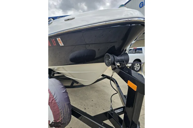 Slide: The Image of 2007 Yamaha Boats AR230 HO on trailer, close-up of bow and trailer hitch. - 12