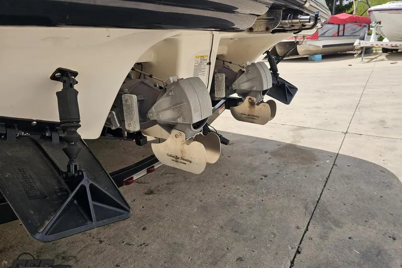 Slide: The Image of 2007 Yamaha Boats AR230 HO jet propulsion system and rudder detail. - 28