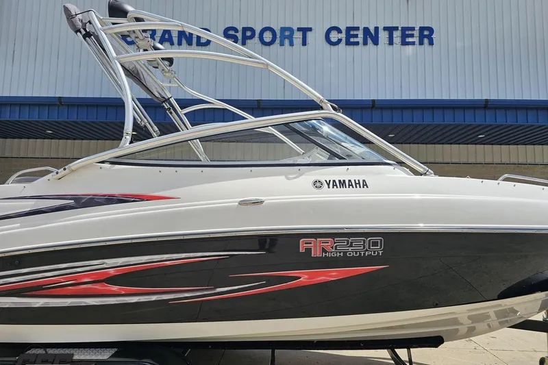 Slide: The Image of 2007 Yamaha AR230 HO boat displayed at Grand Sport Center. - 3