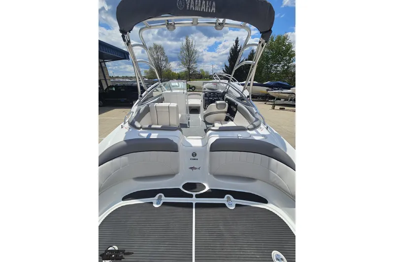 Slide: The Image of 2007 Yamaha Boats AR230 HO, sleek interior view with seating and controls. - 37