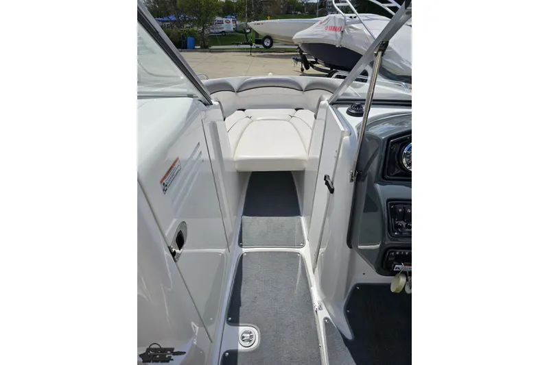 Slide: The Image of 2007 Yamaha Boats AR230 HO interior with sleek seating and modern dashboard. - 62
