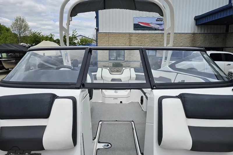 Slide: The Image of 2022 Yamaha Boats AR195 interior with sleek seating and modern design. - 76