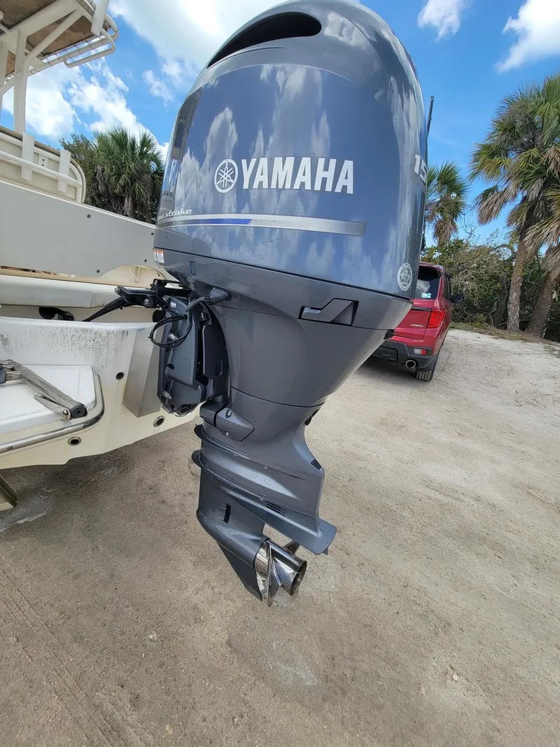 Slide: The Image of Yamaha outboard motor on Pioneer 197 Islander boat, 2016 model. - 9