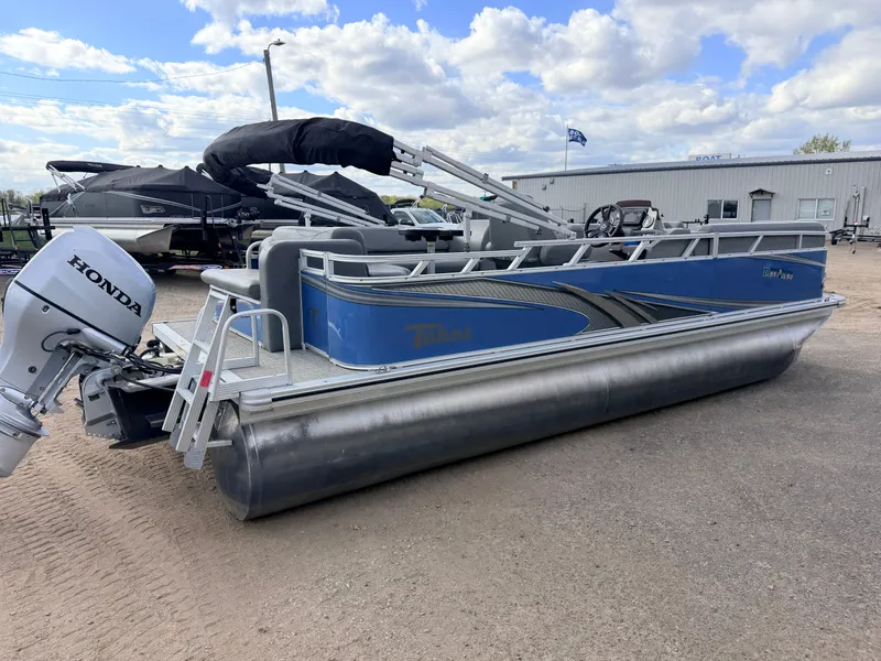 Slide: The Image of 2022 Tahoe Sport 2080 CRB with Honda 4-Stroke engine, blue, outdoors. - 45