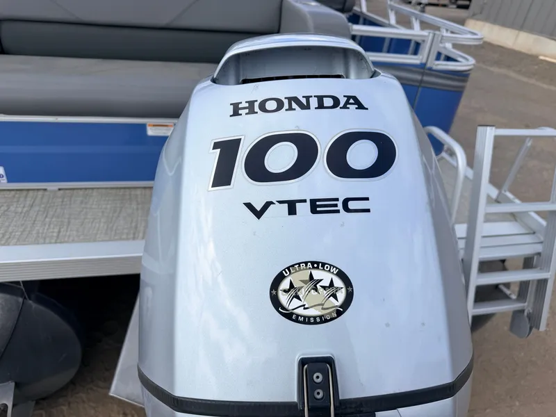 Slide: The Image of Tahoe Sport 2080 CRB & 100HP Honda 4Stroke -$29,995 2022 - 52