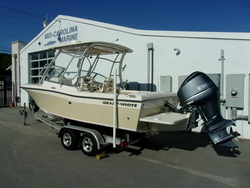 Slide: The Image of 2014 Grady-White Freedom 225 boat at Mid-Carolina Marine. - 5