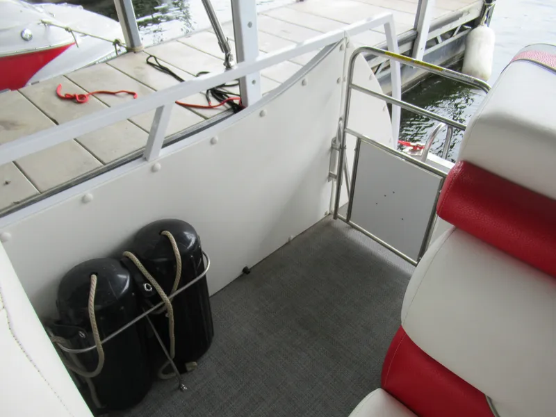 Slide: The Image of Interior of a 2014 JC Sporttoon 26TT pontoon boat. - 14