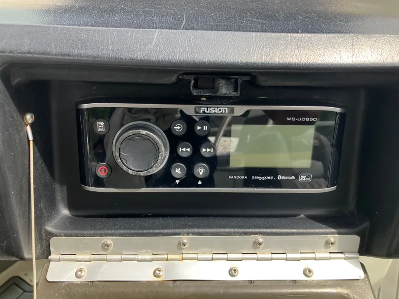 Slide: The Image of Fusion MS-UD650 stereo on 2008 Sea Ray 270 SLX boat. - 30