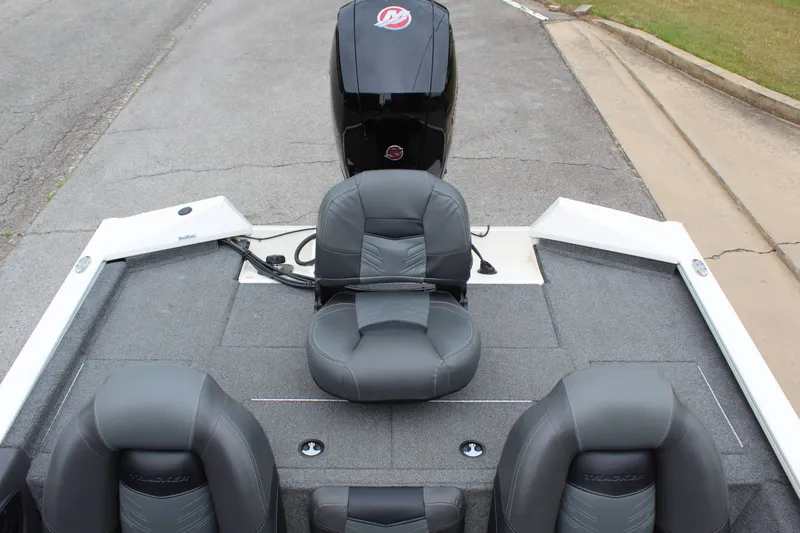 Slide: The Image of 2020 Tracker Pro Team 195 TXW TE boat interior view. - 11