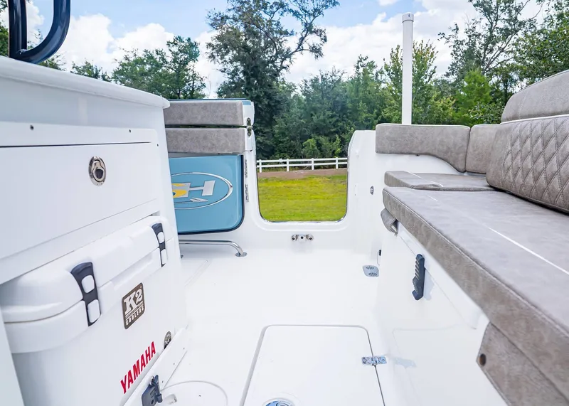 Slide: The Image of Interior of Sea Hunt Ultra 285 SE boat, model year 2026. - 9