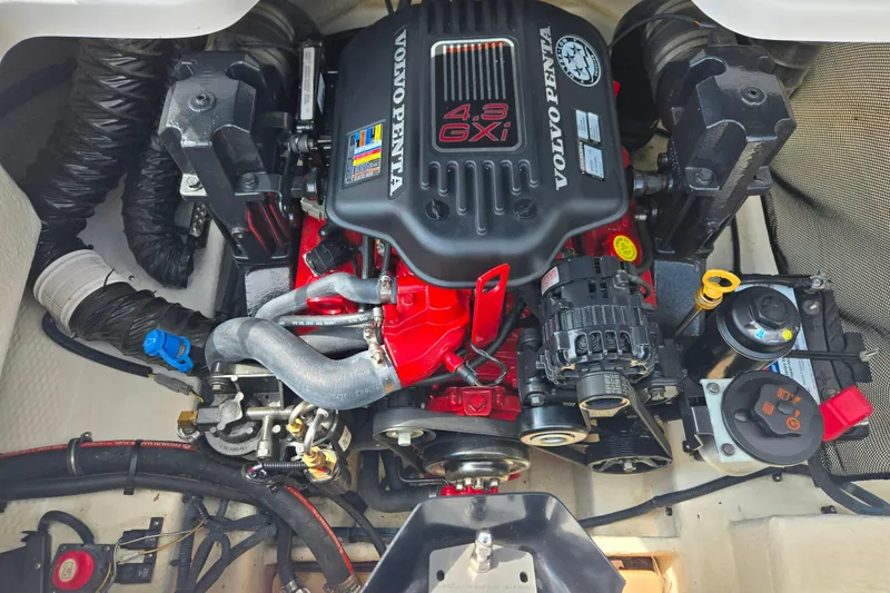 Slide: The Image of Engine compartment of a 2008 Regal 1900 Bowrider with Volvo Penta 4.3 GXI engine. - 10