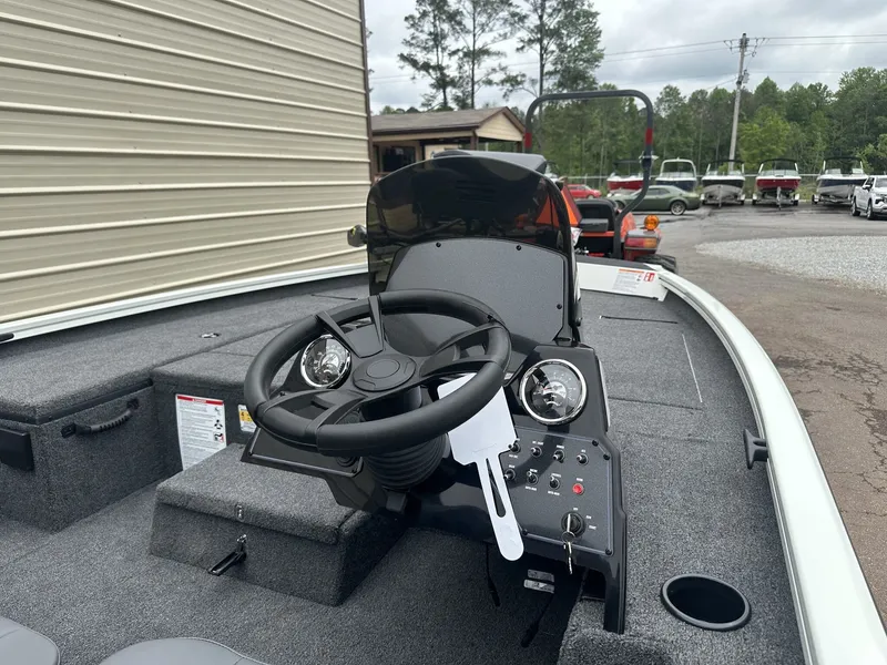 Slide: The Image of Interior view of 2026 Lowe Stinger ST175 90HP boat. - 7