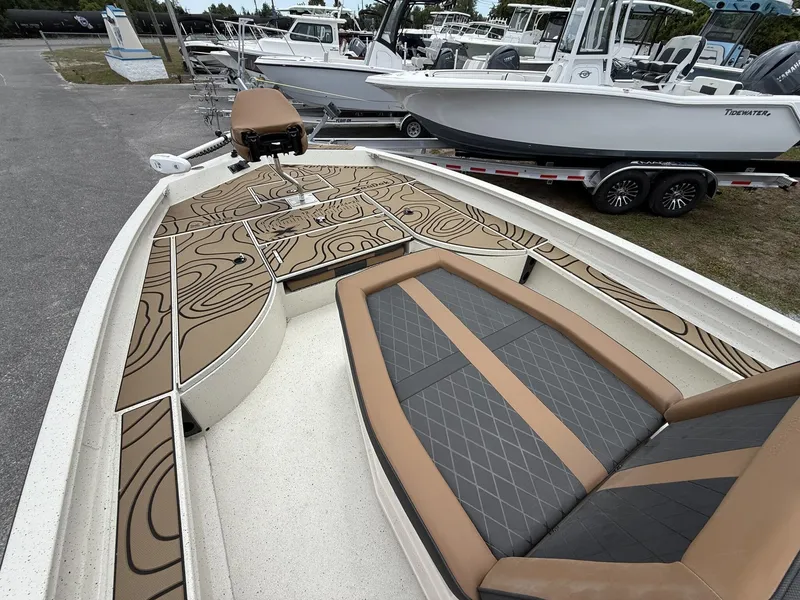 Slide: The Image of 2026 Xpress X23B Bay Lounge with stylish interior design. - 4