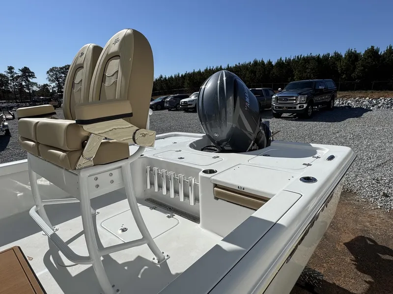 Slide: The Image of 2026 Sea Pro 230 Bay boat with YAMAHA 200 engine. - 4
