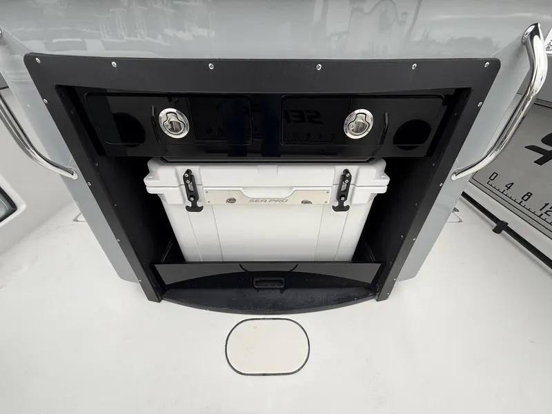 Slide: The Image of Sea Pro 292 with integrated storage and cooler, model 2026. - 14
