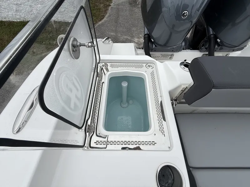 Slide: The Image of Sea Pro 292 with Yamaha 300S engines and Seakeeper Ride. - 18