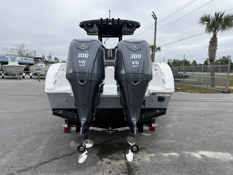 Slide: The Image of Sea Pro 292 with Yamaha 300 V6 engines, year 2026. - 4