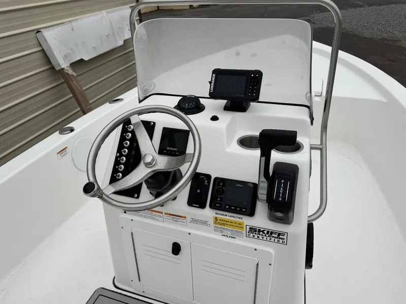 Slide: The Image of Sea Pro 172 Bay 2026 helm with modern electronics. - 6