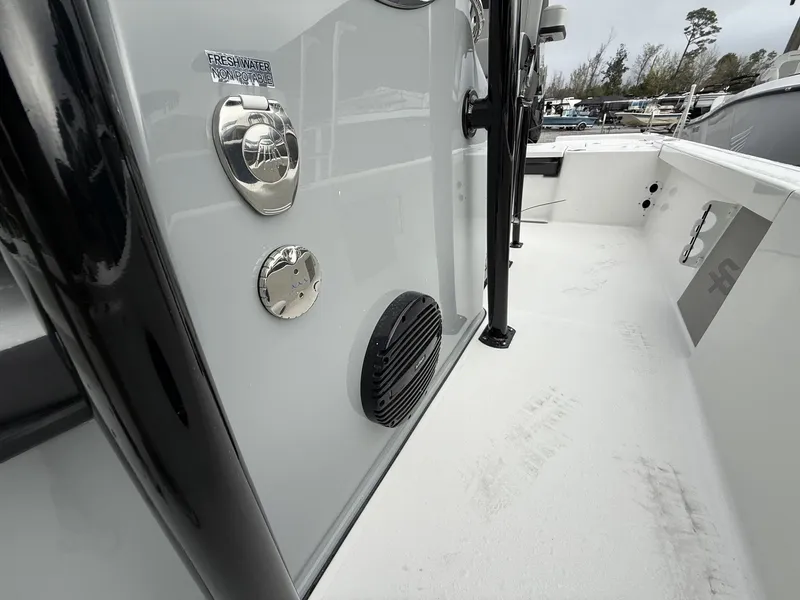 Slide: The Image of Sea Pro 250 Bay 2026, boat passage with freshwater connection. - 9