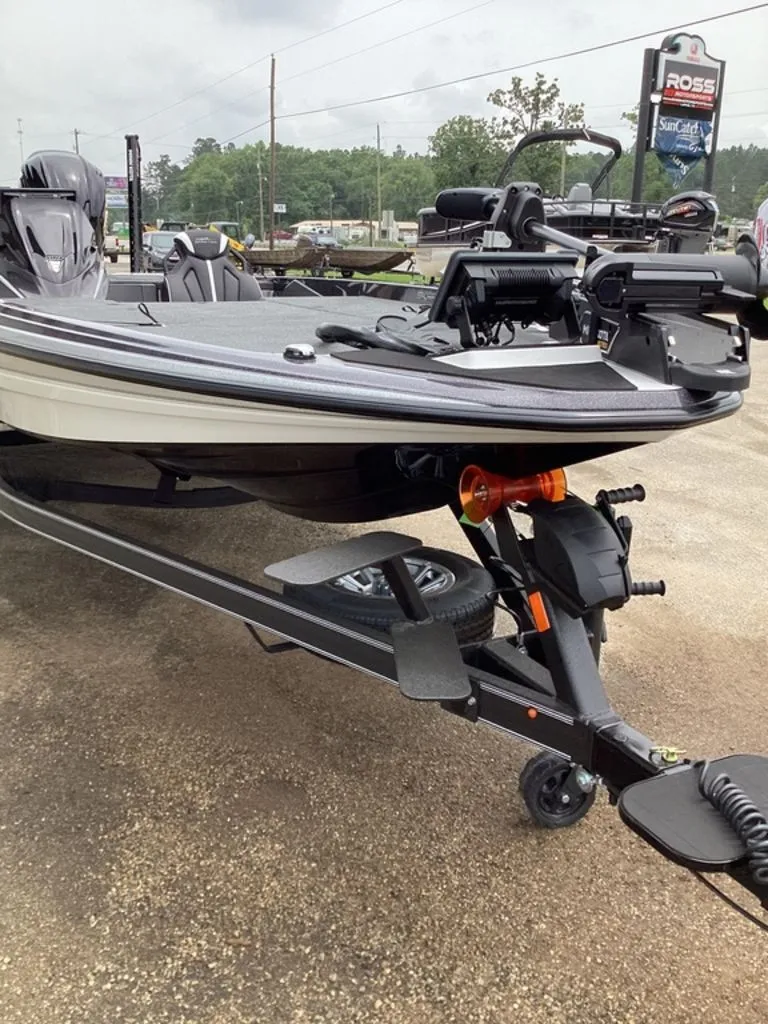 Slide: The Image of Skeeter ZXE21 2026 boat on trailer, ready for the water. - 17