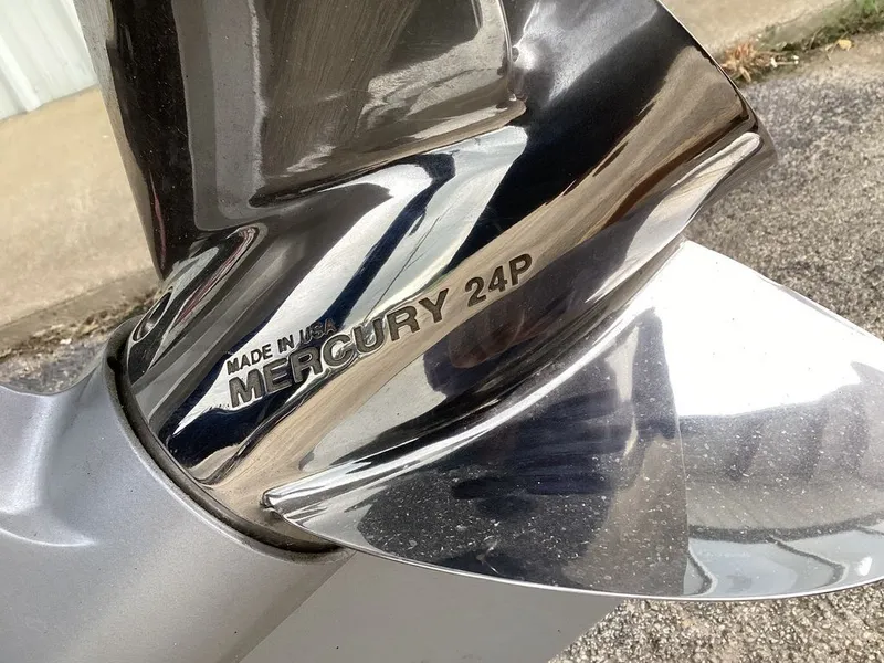 Slide: The Image of Mercury 24P propeller on Bass Cat Cougar FTD SP 2026. - 5