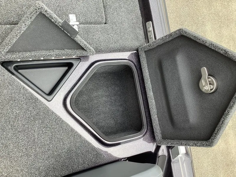 Slide: The Image of Bass Cat Cougar FTD SP 2026 with open storage compartment. - 32
