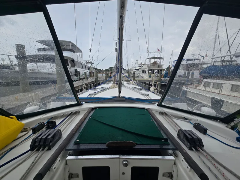Slide: The Image of Beneteau 411 1998 - 5