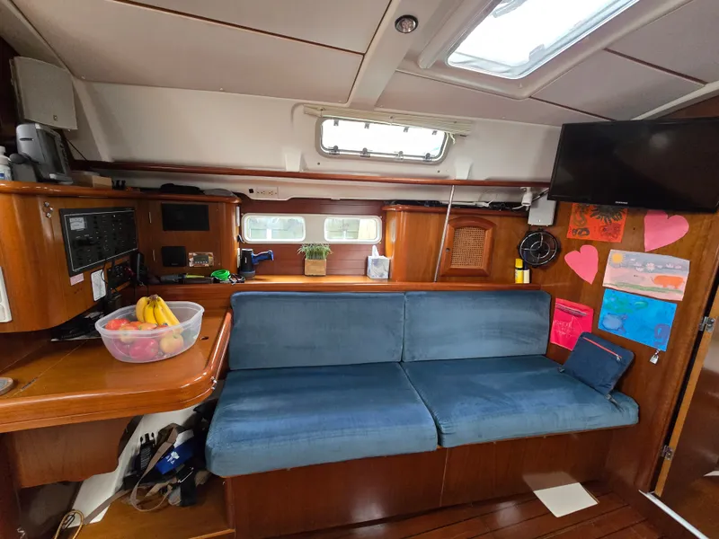 Slide: The Image of Beneteau 411 1998 - 9