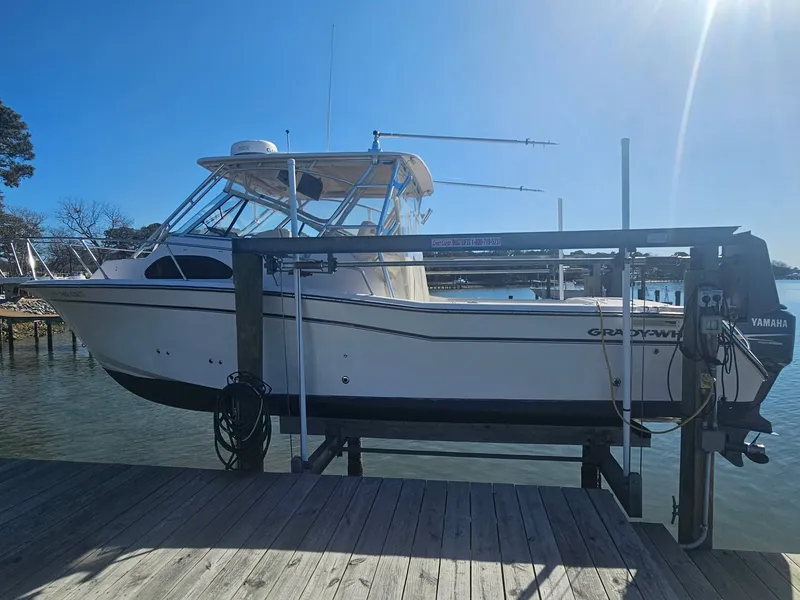 Slide: The Image of Grady-White Marlin 300 2006 - 2