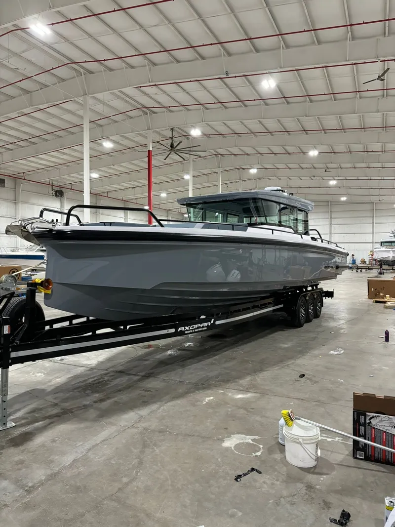 The Image of Axopar 37 XC Cross Cabin 2024 - 0