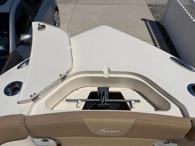 Slide: The Image of Scout 235 XSF 2019 - 14