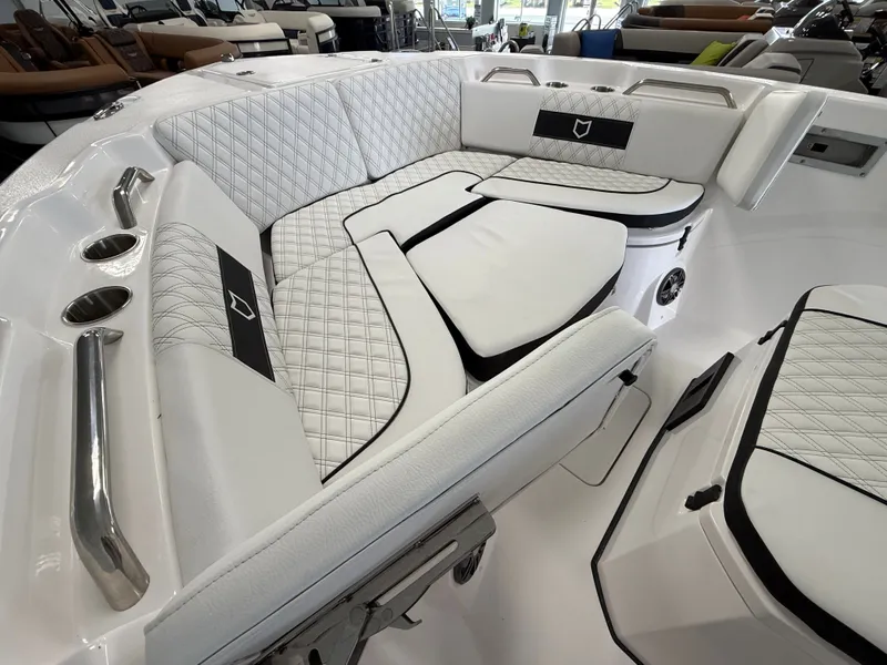 Slide: The Image of SEA FOX BOAT WORKS 268 COMMANDER 2026 - 12