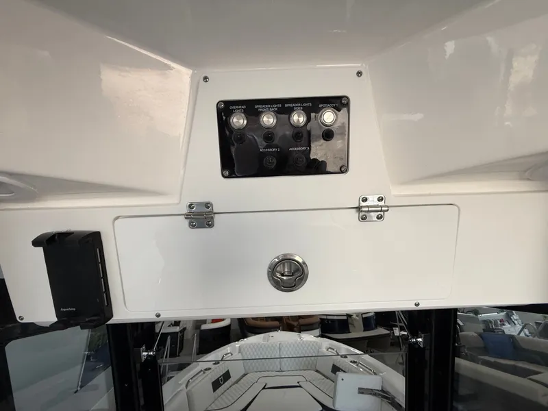Slide: The Image of SEA FOX BOAT WORKS 268 COMMANDER 2026 - 18