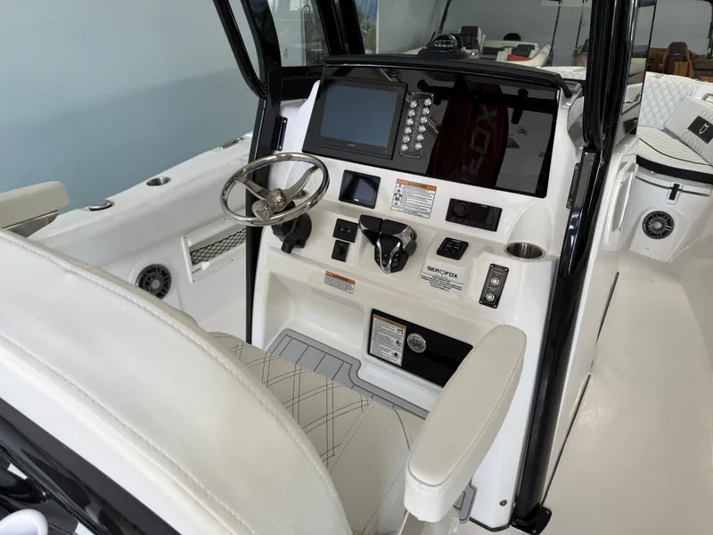 Slide: The Image of SEA FOX BOAT WORKS 268 COMMANDER 2026 - 5
