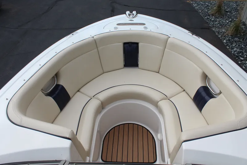 Slide: The Image of Interior of 2005 Chris-Craft Launch 22 boat. - 13
