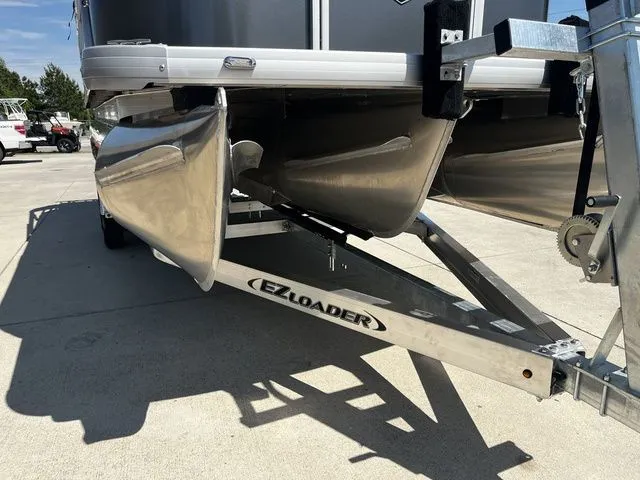 Slide: The Image of Godfrey EX 2286 Single Flip Lounge 2026 - 29
